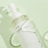 Anua Heartleaf Cleansing Oil dizolvă machiajul waterproof și reduce formarea punctelor negre. Potrivit pentru toate tipurile de ten, inclusiv gras sau acneic.